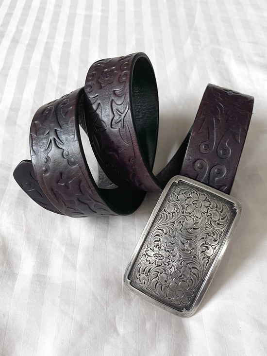 Fossil Accessories - Vintage Fossil Brown Leather Belt | Engraved Floral Buckle | Women’s Small